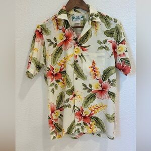 Two Palms Hawaii Floral Hawaiian Shirt XS Rayon Tropical Aloha